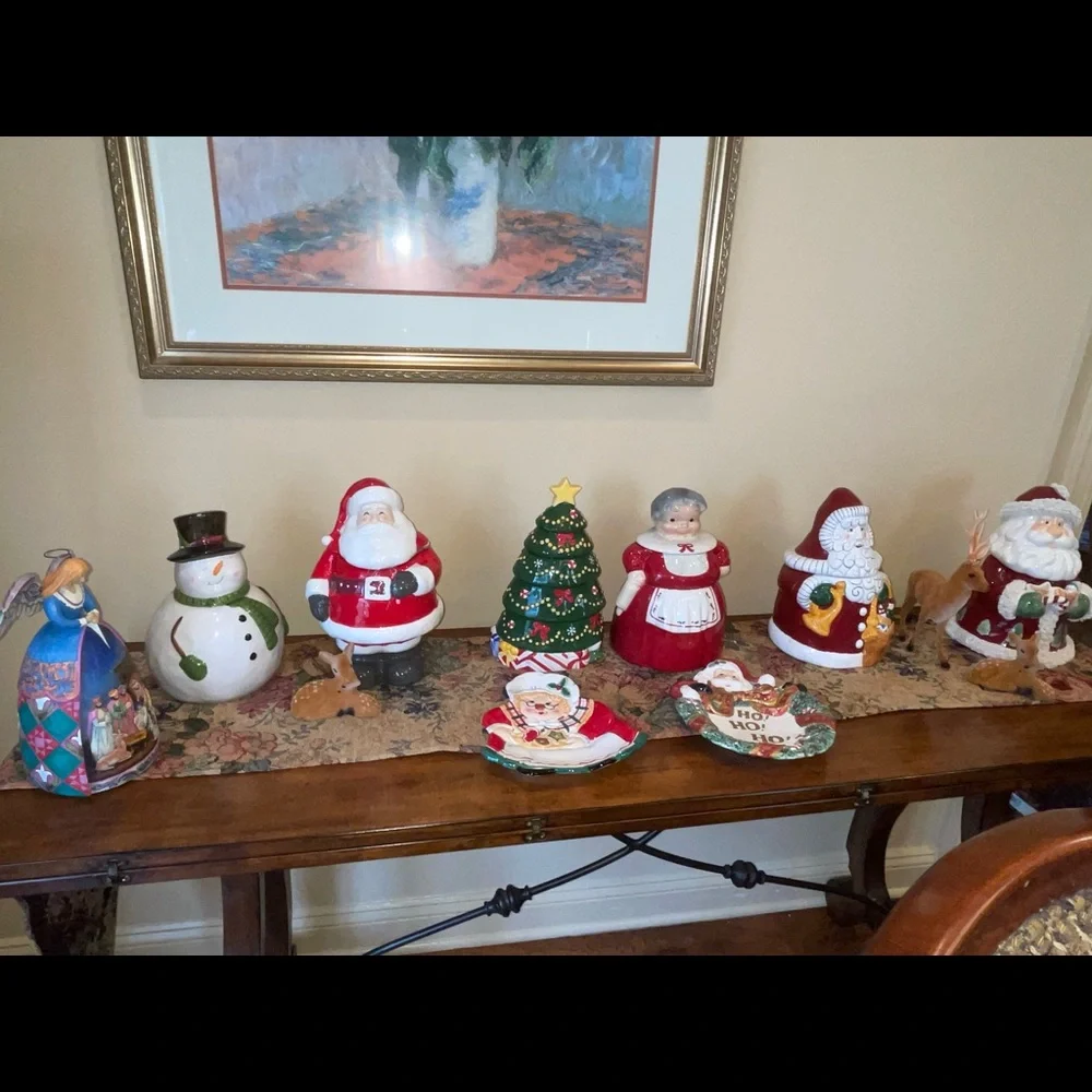 SAKURA CHRISTMAS BRIGHT SANTA HANDPAINTED EARTHENWARE 12